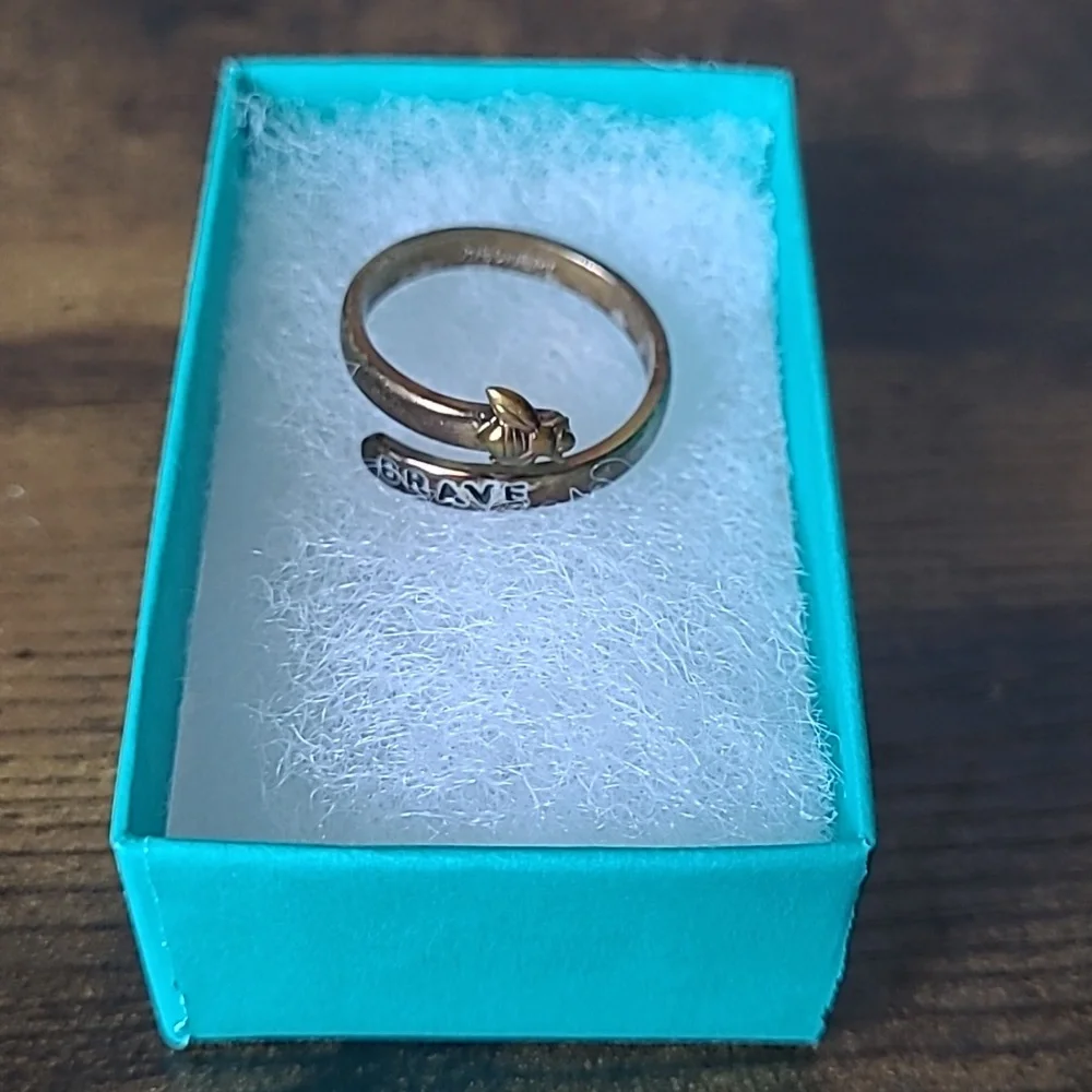 Ring - Picture 1 of 4